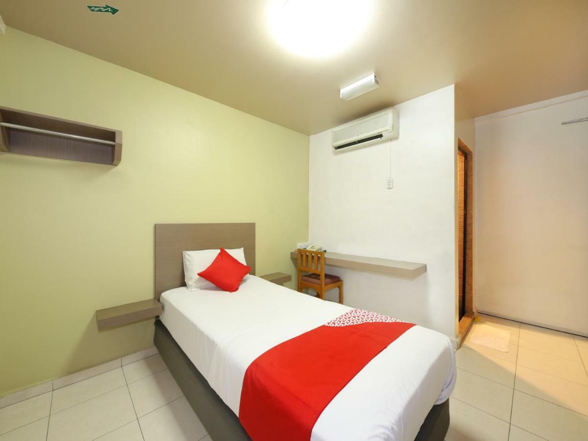 Oyo 434 Marbella Hotel Johor Bahru Exterior foto