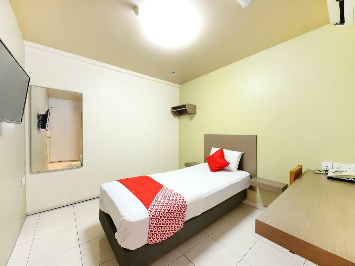 Oyo 434 Marbella Hotel Johor Bahru Exterior foto